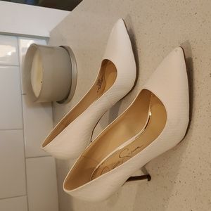 3.5 inch heels 👠 white